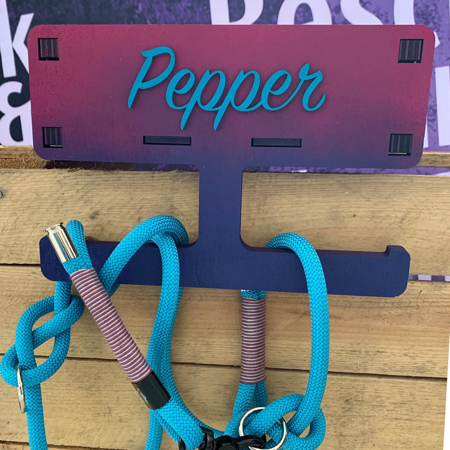 Personalisierte Hundegarderobe, Leinengarderobe, Leinenparkplatz, Leinenhalter, Hundeleine aufhängen, Leine aufhängen