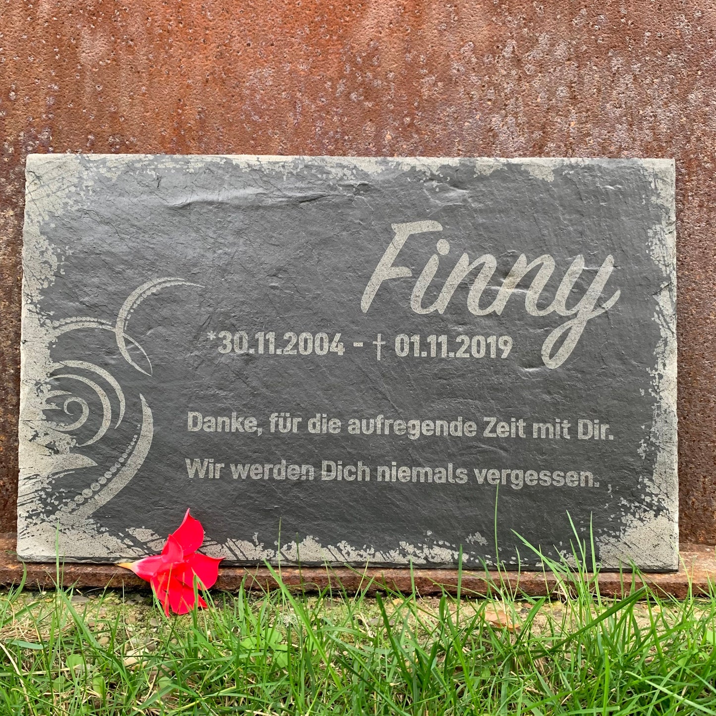 Tiergrabsteine, Gedenktafel für Tiere, personalisiert, gravierte Naturschiefertafel, Grabstein, Grabschmuck, Urnenstein, Grabtafel