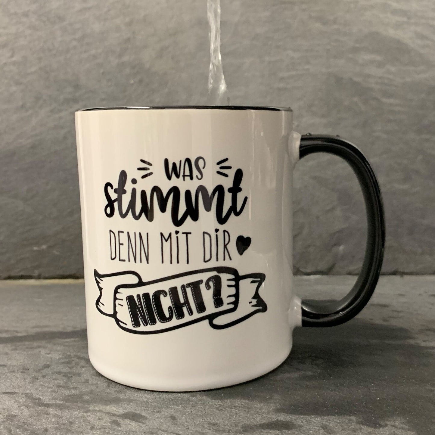 Tasse mit Spruch "Was stimmt denn mit Dir nicht" Kaffeetasse | Kaffeebecher