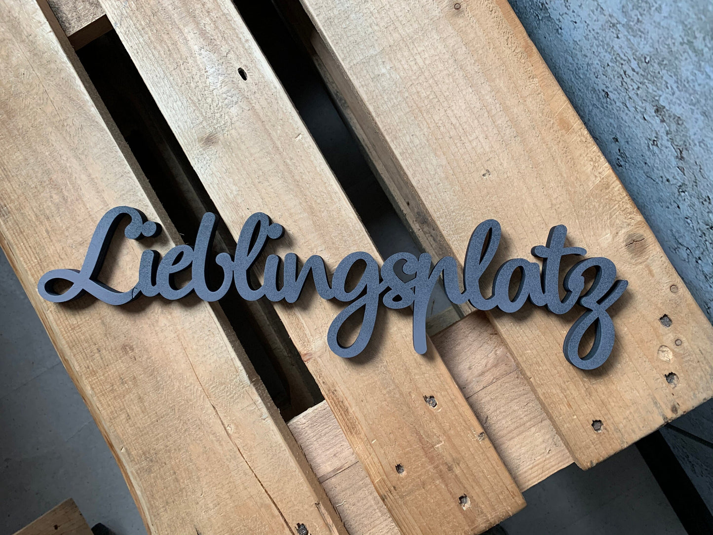 Lieblingsplatz | Schriftzug aus Holz | Dekoration für zu Hause | Designschriftzug | 3D Wandtattoo | Wanddeko | Gartendeko