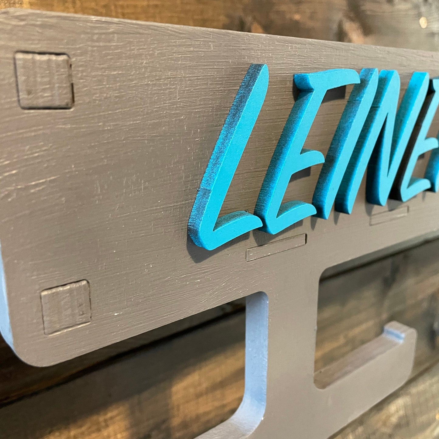 Leinenplatz Hundegarderobe personalisiert Leinengarderobe Leinenparkplatz Leinenhalter Ordnung Hundefan Accessoire