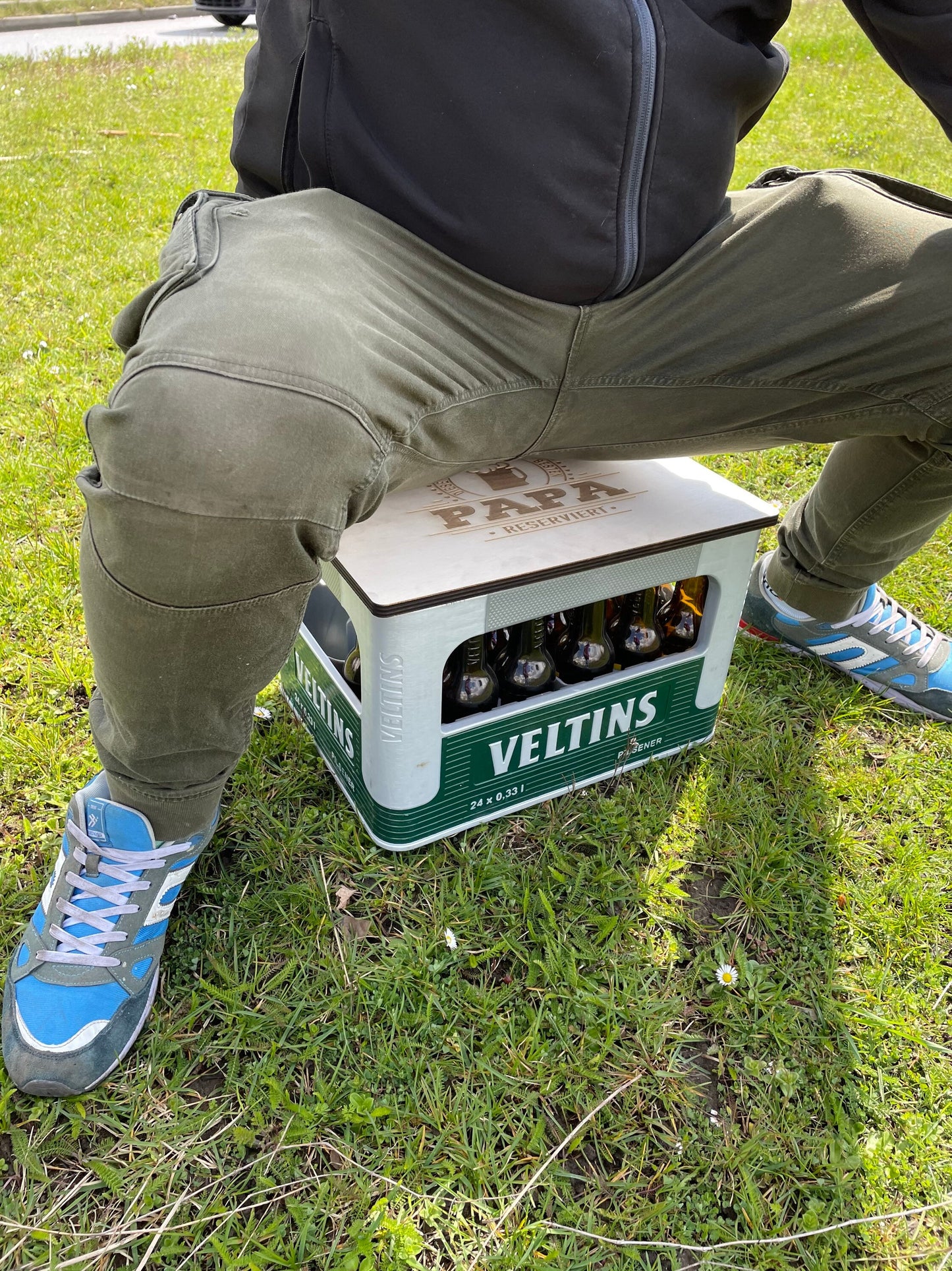 Bierkastensitz, Thron aus Holz, personalisiert, Geschenk für Frauen, Mobile Bierbank, Bierkistensitz, Sitzauflage für Bierkiste