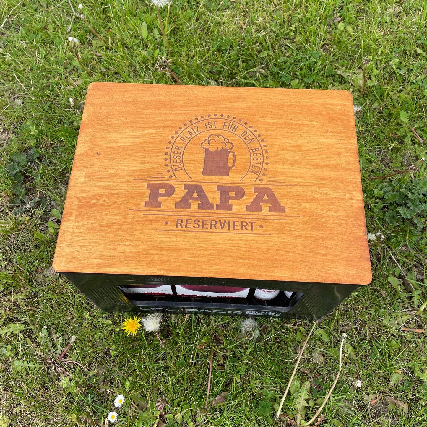 Bierkastensitz, Holz, personalisiert, Papa, Geschenk für Männer, Mobile Bierbank, Vatertag, Bierkistensitz, Sitzauflage für Bierkiste