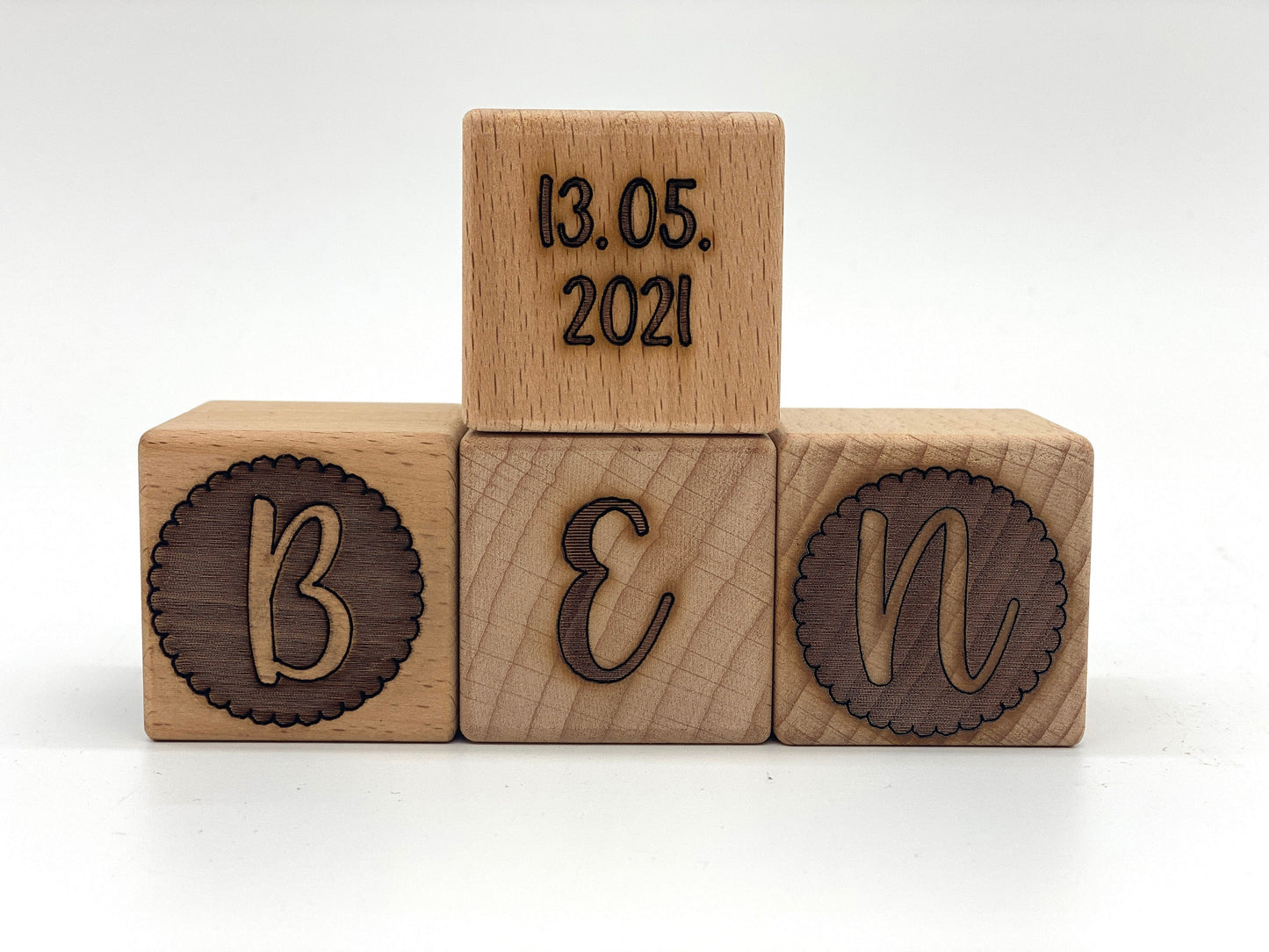 personalisierte Holzwürfel | graviert | Geschenkidee zur Geburt