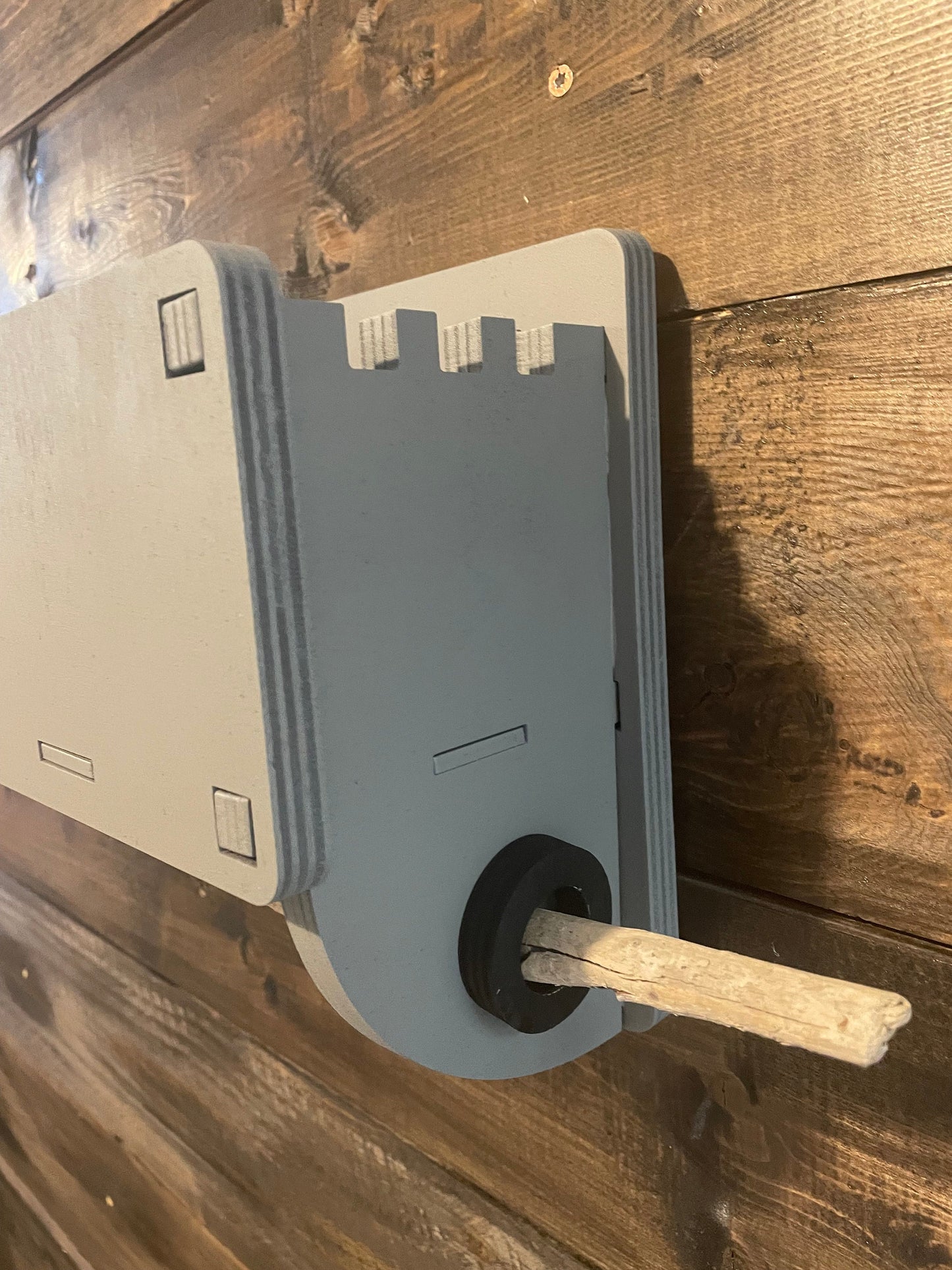 Hundegarderobe mit Treibholzstock, Leinenplatz, personalisiert, Leinengarderobe, Leinenparkplatz, Leinenhalter, Hundeleine, Leine aufhängen