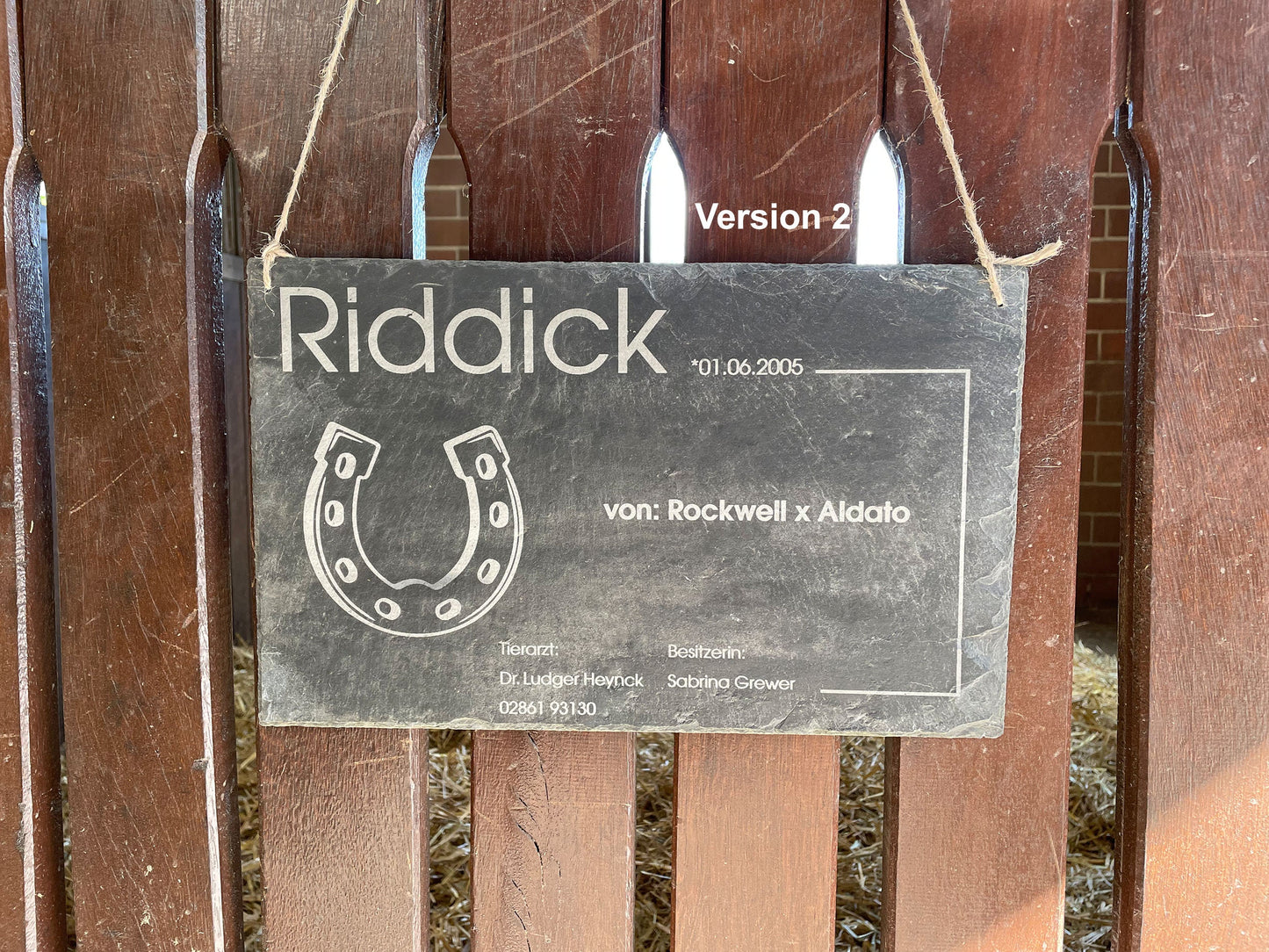Boxenschild 40x25 cm, Individuelles Schild für Pferdeboxen, Stalltafel, gravierte Naturschieferplatte
