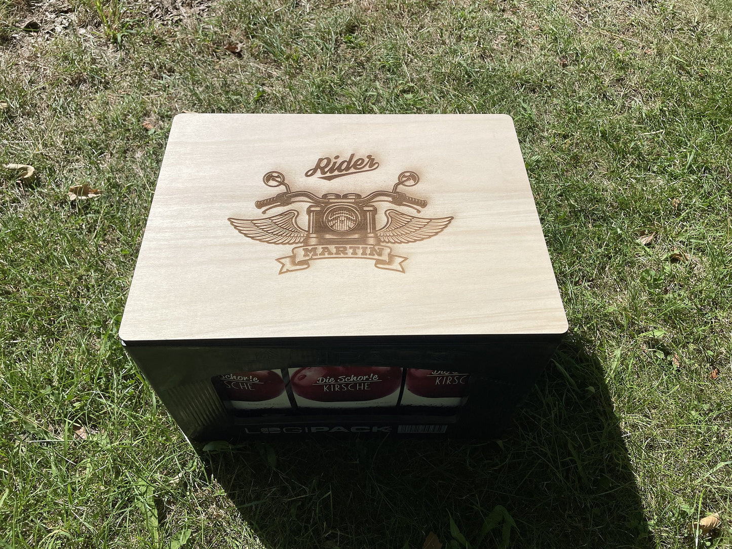 Motorrad Bierkastensitz, Biker, personalisiert, Geschenk für Männer, Mobile Bierbank, Vatertag, Sitzauflage für Bierkiste