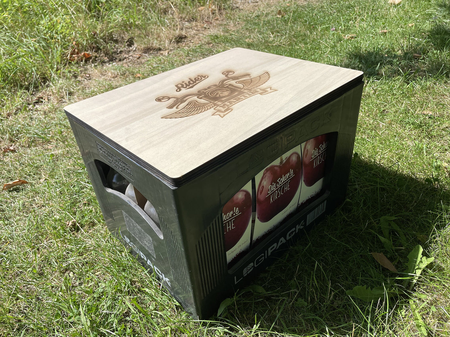 Motorrad Bierkastensitz, Biker, personalisiert, Geschenk für Männer, Mobile Bierbank, Vatertag, Sitzauflage für Bierkiste