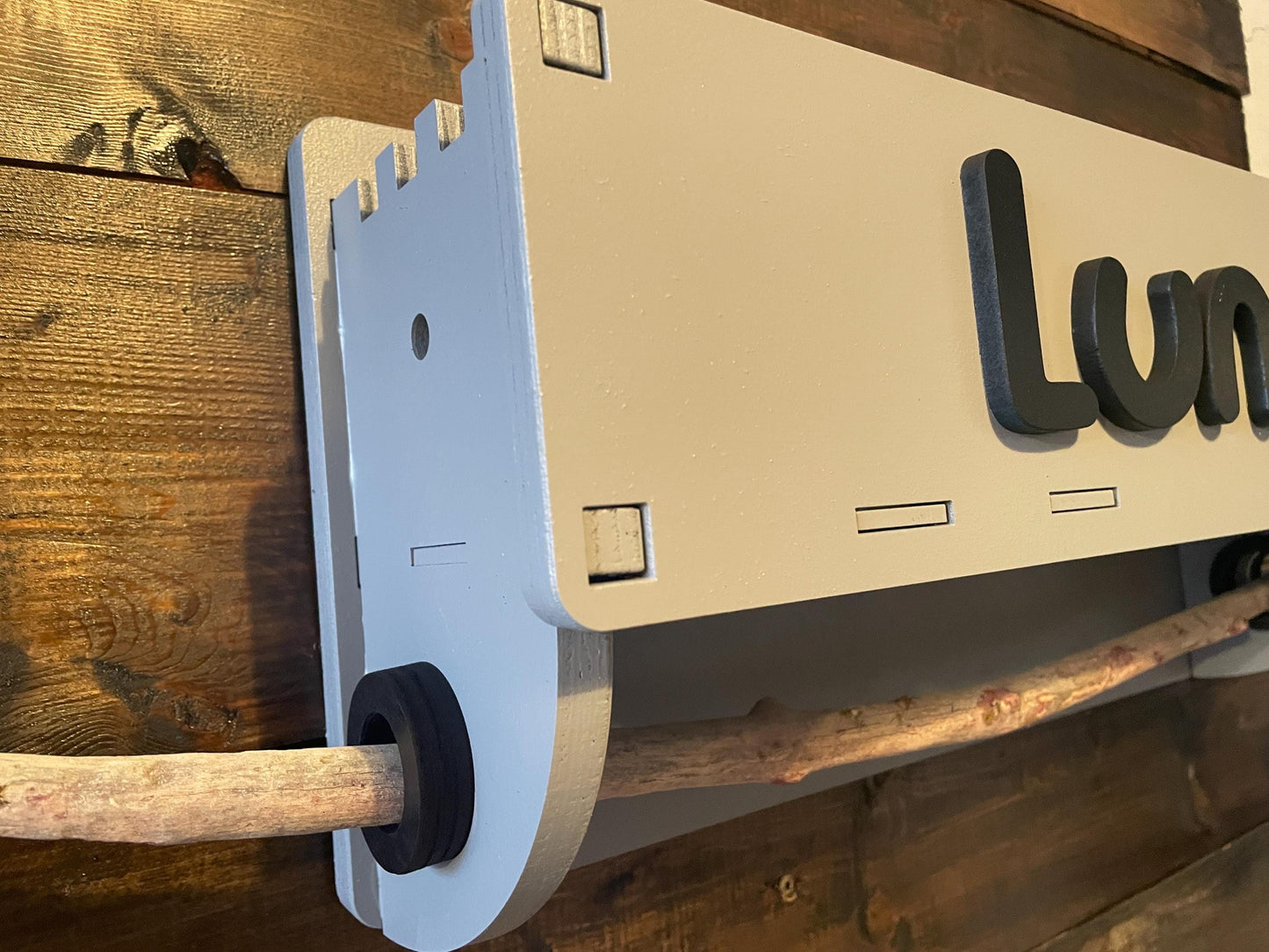 Hundegarderobe mit Treibholzstock, Leinenplatz, personalisiert, Leinengarderobe, Leinenparkplatz, Leinenhalter, Hundeleine, Leine aufhängen
