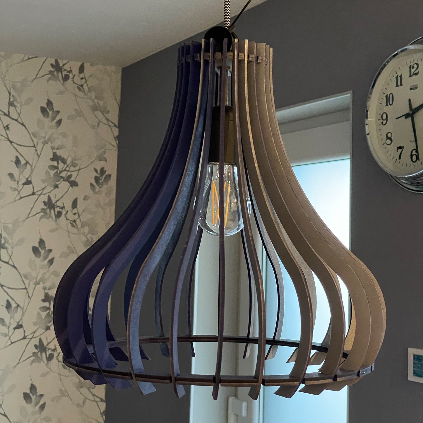 Hängelampe "Amy", Lampenschirm, Hängeleuchte, Beleuchtung, Deckenleuchte, hängende Esszimmerlampe, Pendellampe, Holzlampe, Lamellenlampe