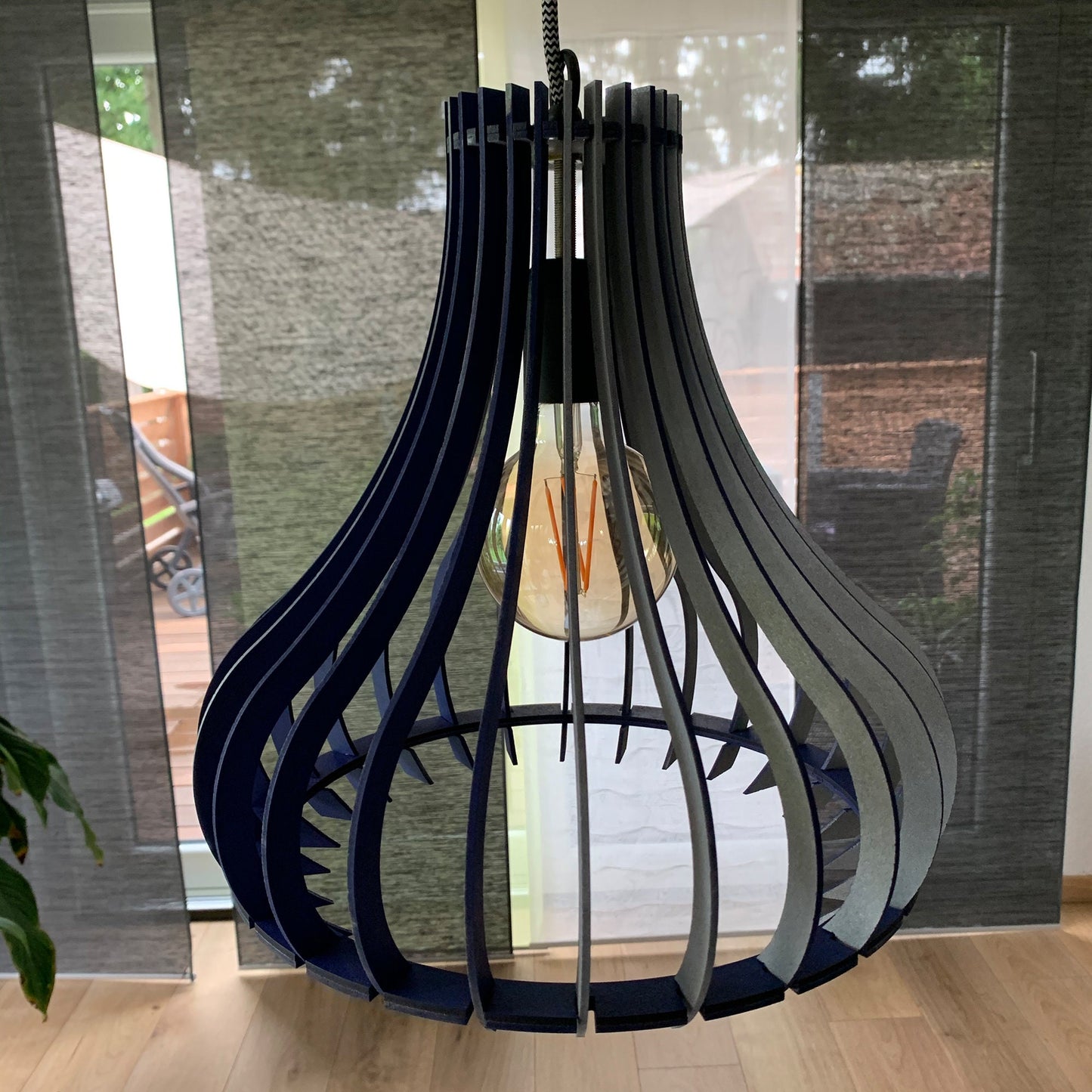 Hängelampe "Amy", Lampenschirm, Hängeleuchte, Beleuchtung, Deckenleuchte, hängende Esszimmerlampe, Pendellampe, Holzlampe, Lamellenlampe