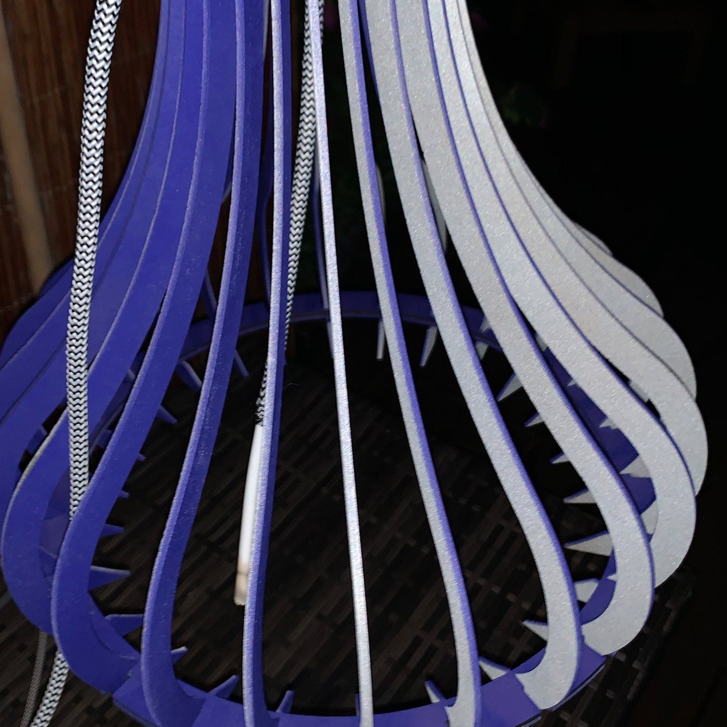 Hängelampe "Amy", Lampenschirm, Hängeleuchte, Beleuchtung, Deckenleuchte, hängende Esszimmerlampe, Pendellampe, Holzlampe, Lamellenlampe