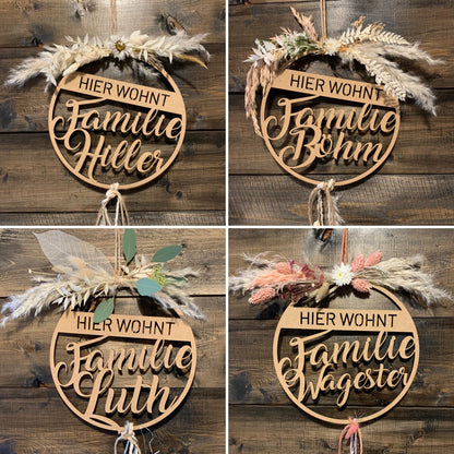 Türkranz, Fensterkranz, Familienschild, Türschild, Holzschild rund, personalisiert mit Trockenblumen dekoriert, Frühling