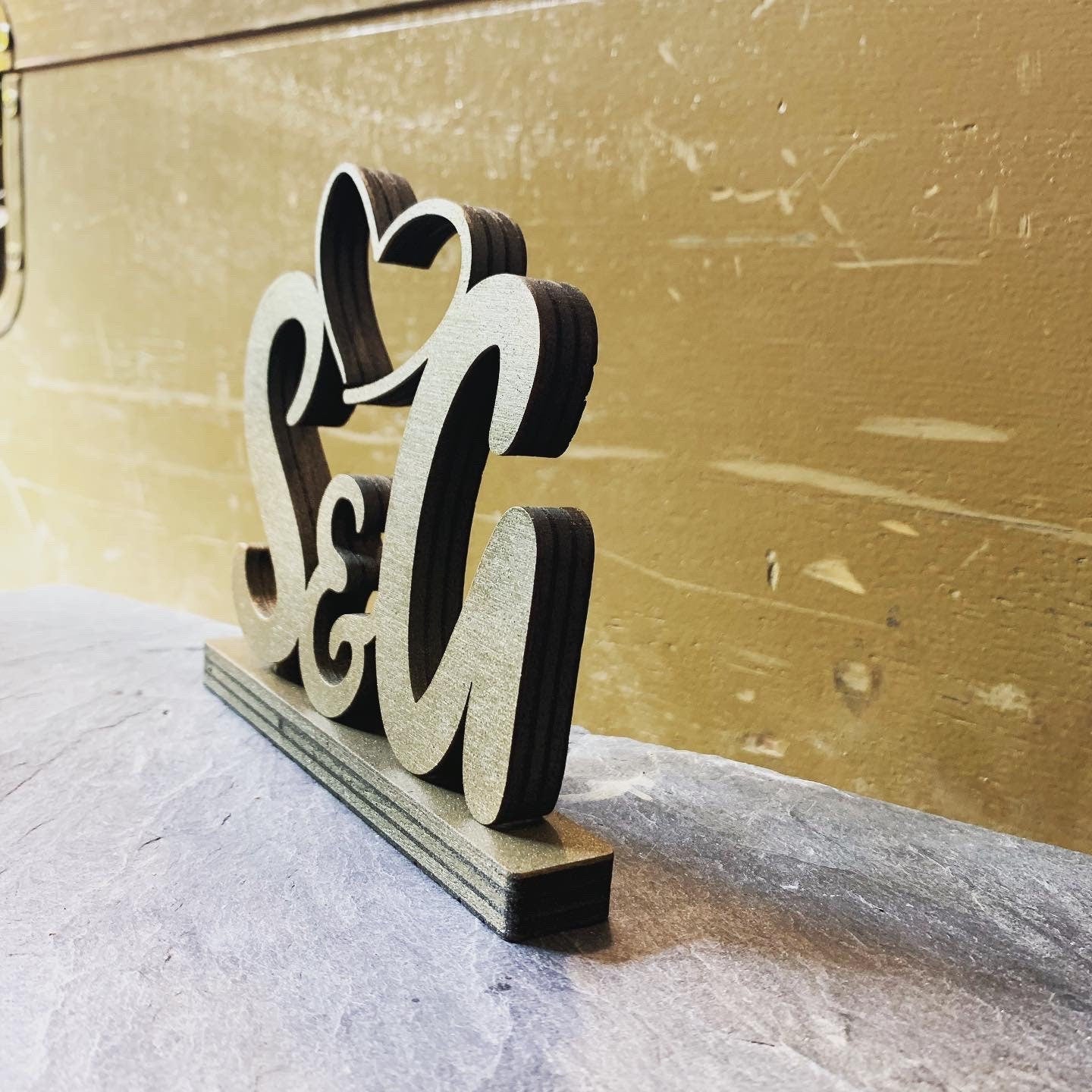 Holz Buchstaben | Initialien mit Herz | stehend | Hochzeitsgeschenk | dekorative | Liebeserklärung | Valentinstag