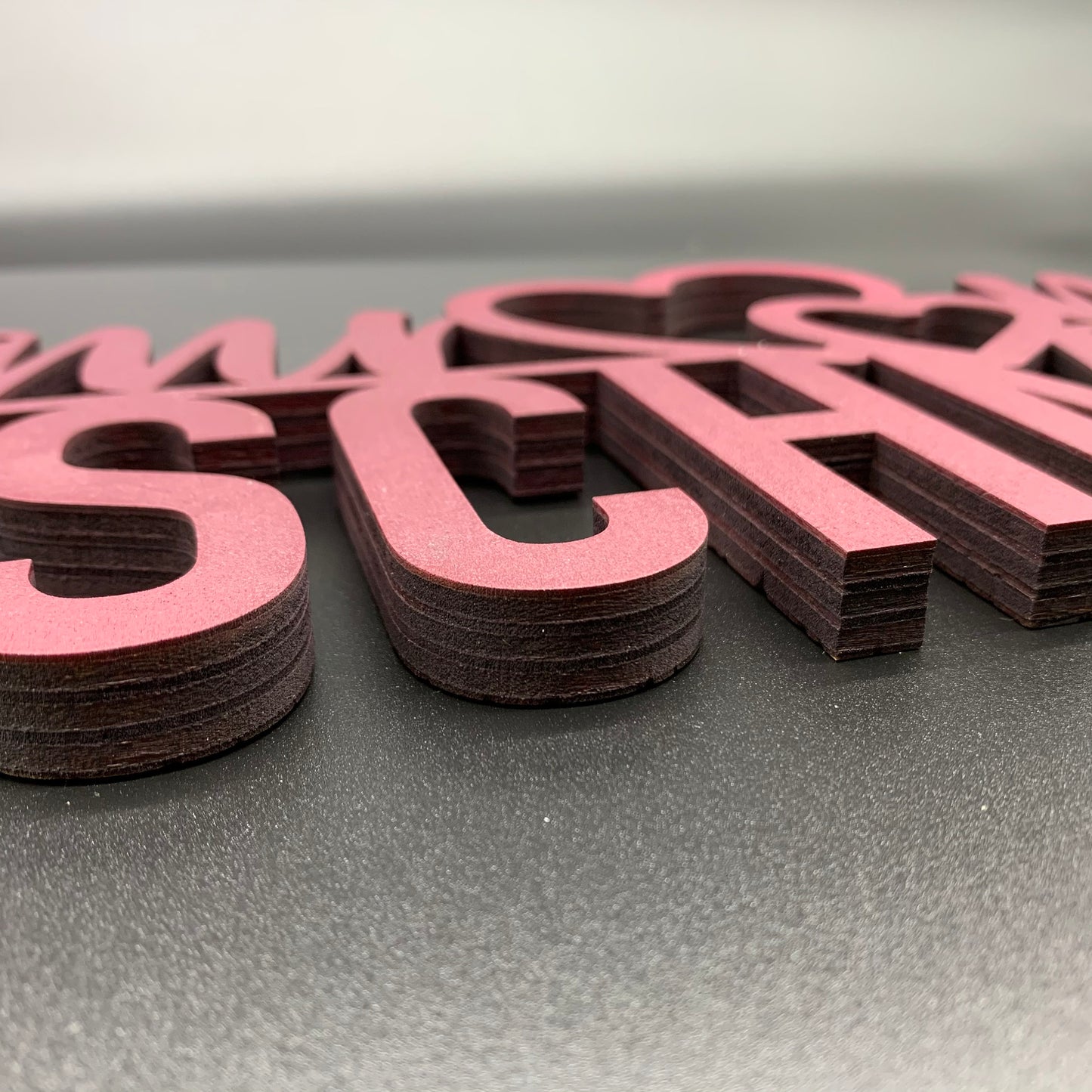 Türschild Familie | Mr & Mrs Familie | Familienschild | Familienname | Holzschild | personalisiert | Romantisches Motiv mit Herzen | 3D