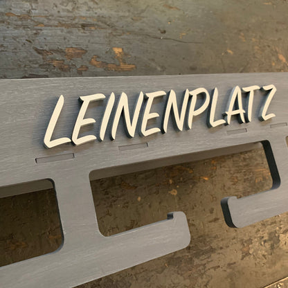 Leinenplatz, Hundegarderobe personalisiert, Leinengarderobe, Leinenparkplatz, Leinenhalter, Hundeleine, Leine aufhängen
