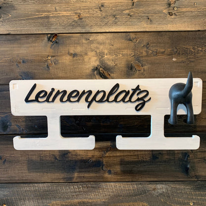 Leinenplatz mit Hundepopo, Hundegarderobe personalisiert, Leinengarderobe, Leinenparkplatz, Leinenhalter, Hundeleine, Leine aufhängen