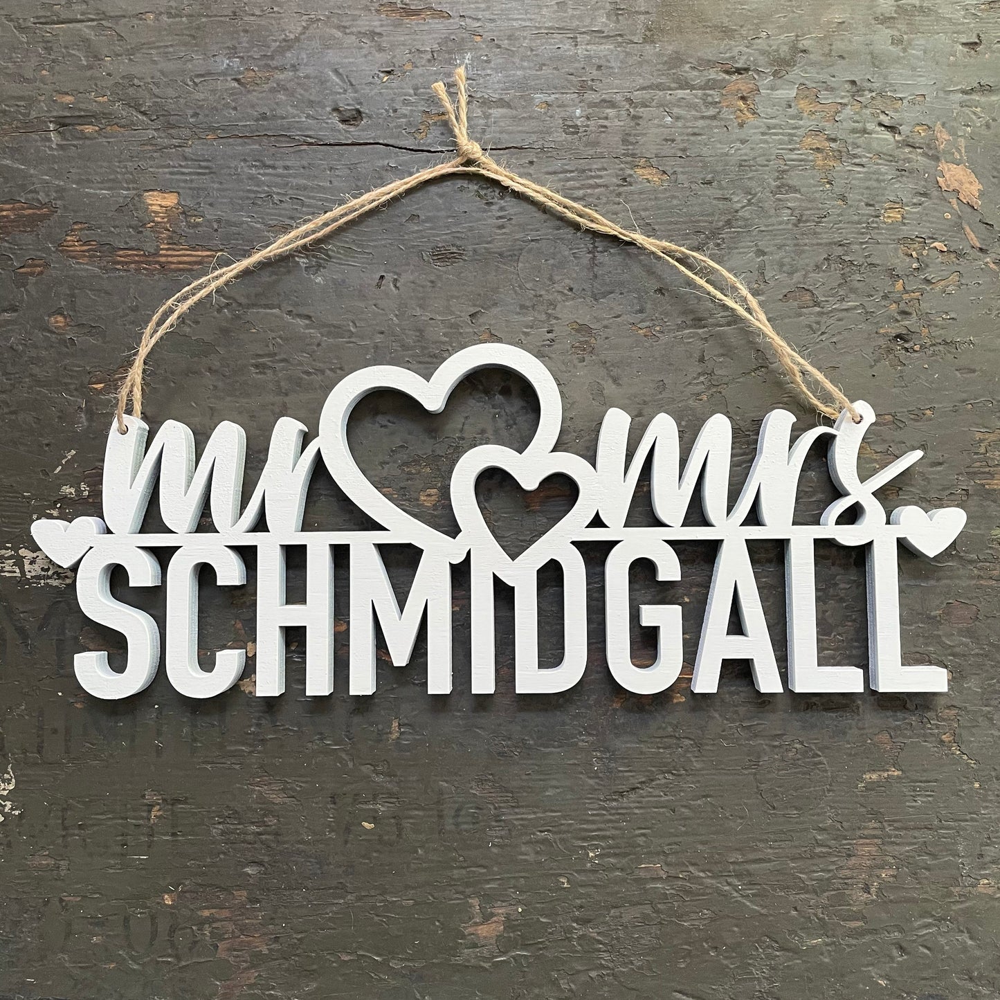 Türschild Familie | Mr & Mrs Familie | Familienschild | Familienname | Holzschild | personalisiert | Romantisches Motiv mit Herzen | 3D