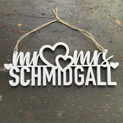Türschild Familie | Mr & Mrs Familie | Familienschild | Familienname | Holzschild | personalisiert | Romantisches Motiv mit Herzen | 3D