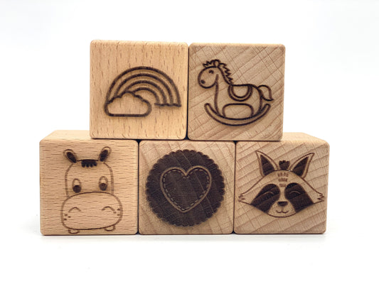 personalisierte Holzwürfel | graviert | Geschenkidee zur Geburt