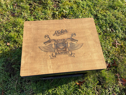 Motorrad Bierkastensitz, Biker, personalisiert, Geschenk für Männer, Mobile Bierbank, Vatertag, Sitzauflage für Bierkiste