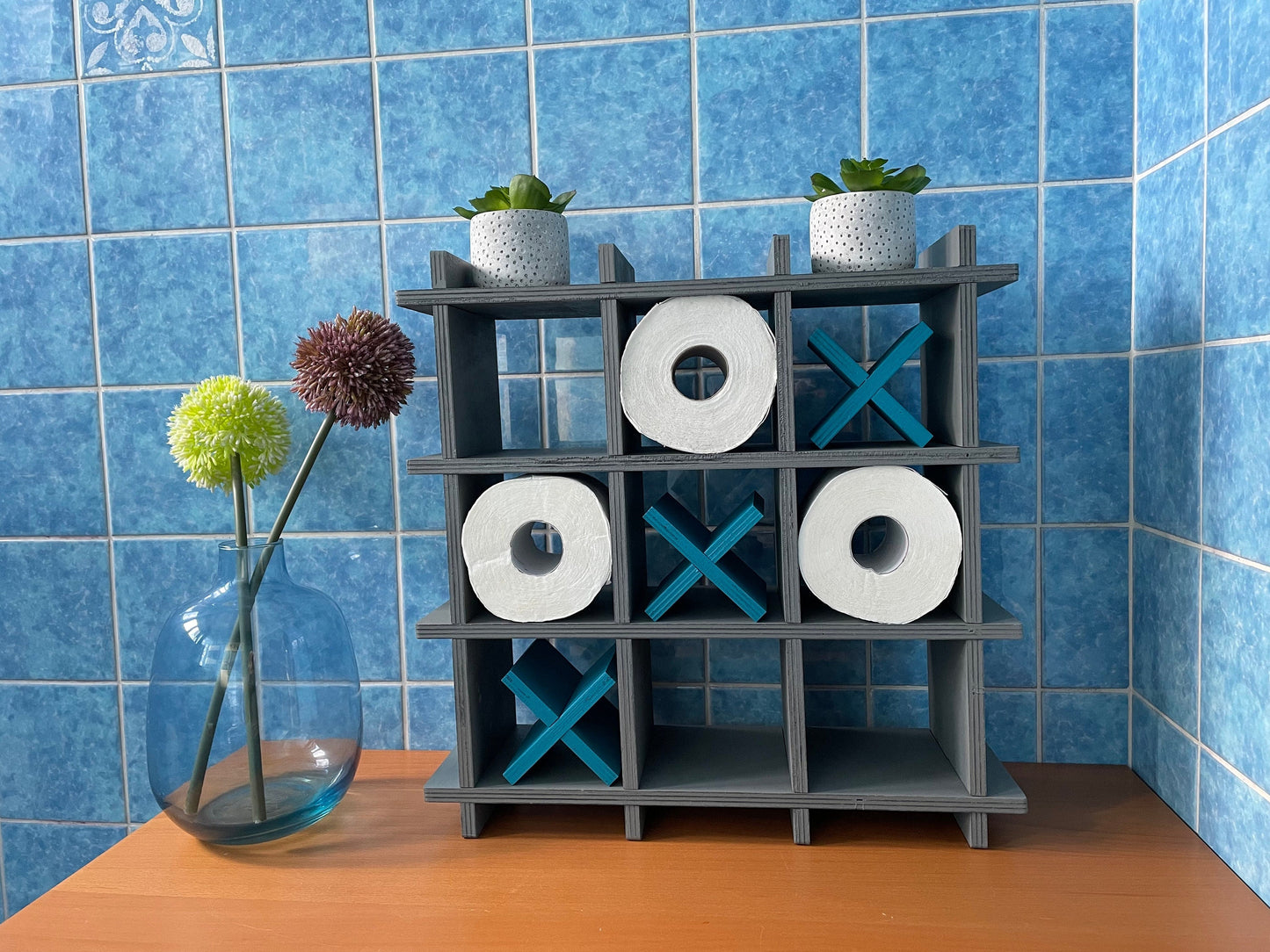 Tic Tac Toe Toilettenpapierregal für das Badezimmer