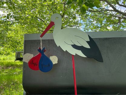 Klapperstorch mit Babys für Zwillinge aus Holz personalisiert zum Stecken für Innen und Außen Geschenk Geburt
