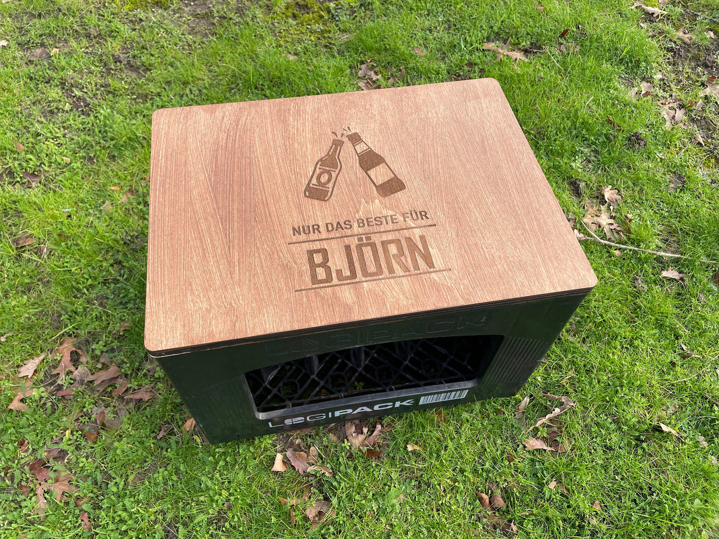 Bierkastensitz, Holz, personalisiert, Geschenk für Männer, Mobile Bierbank, Vatertag, Bierkistensitz, Sitzauflage für Bierkiste