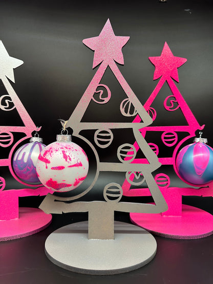Weihnachtsbaum mit Designkugel  | Dekoration | Christbaumkugel | wiederverwendbar